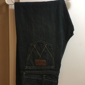 Wrangler Jeans relaxed fit. Never worn